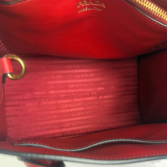 Prada Monochrome Fuoco Saffiano Cuir Tote - Picture 9 of 16